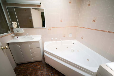Posthouse Motor Lodge - Accommodation Asia 2