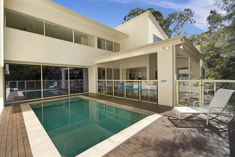 Prestigious House In Little Cove - 4 Baywoods - Accommodation Asia 0