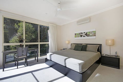 Prestigious House In Little Cove - 4 Baywoods - Accommodation Asia 2