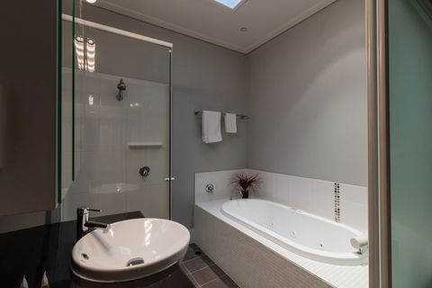 Promenade Executive Apartments - Accommodation Asia 3