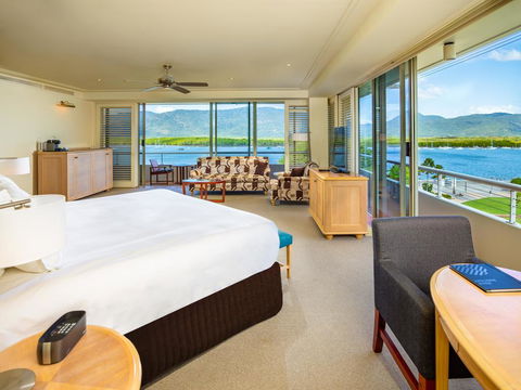 Pullman Reef Hotel Casino - Accommodation Guide 2