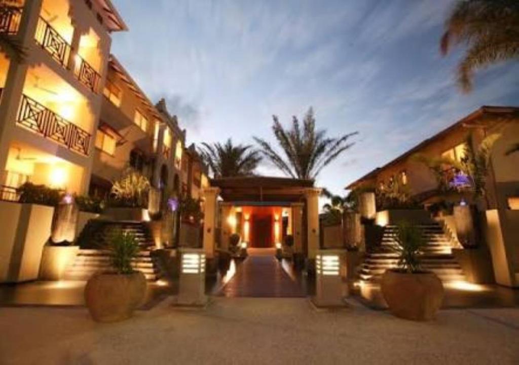 Westcourt QLD Accommodation Asia