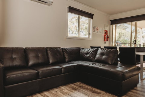 Pyrenees Caravan Park - Accommodation Asia 2