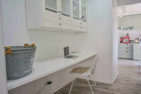 Quiet Pet Friendly Home 3 Houses To Beach Entry With Private Pool Walk To Shops - Accommodation Asia 3