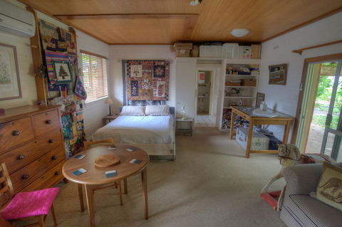Quilters Studio - Accommodation Asia 3