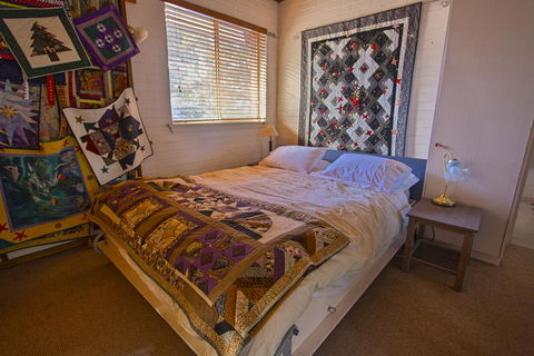 Quilters Studio - Accommodation Asia 2