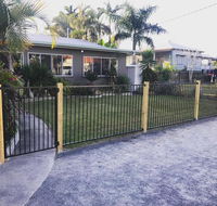 QUIRKY QUEENSLANDER 6 BEDROOM HOME - Accommodation China