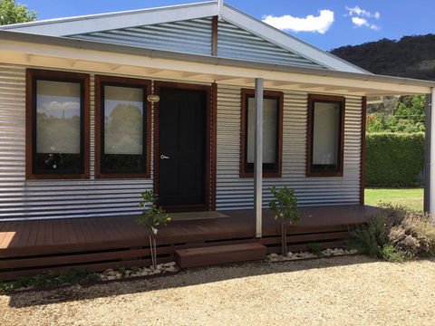 Rail Trail Cottage - Accommodation Guide 2