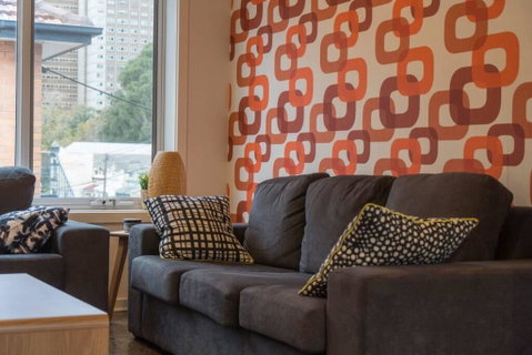 Rare & Spacious Apt W/ City Views Close To CBD/MCG, Free Wi-Fi + Carpark + Netflix - Accommodation Guide 1
