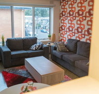 Rare  Spacious Apt W/ City Views Close to CBD/MCG Free Wi-Fi  Carpark  Netflix - Accommodation Guide