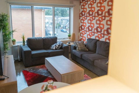 Rare & Spacious Apt W/ City Views Close To CBD/MCG, Free Wi-Fi + Carpark + Netflix - Accommodation Guide 0