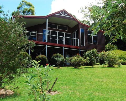 Ravensbourne Escape- Kookaburra Kottage - Accommodation Guide 2