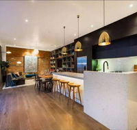 Readyset Glashouse Melbourne - Accommodation Guide