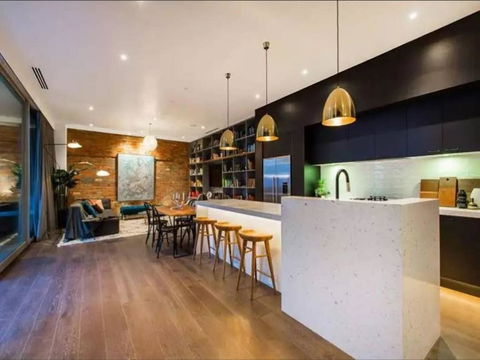 Readyset Glashouse Melbourne - Accommodation Guide 0