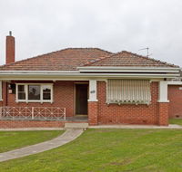 Red Brick Beauty - Central Cottage - Accommodation Asia