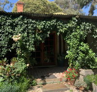 Red Hill Cottage - Accommodation Asia