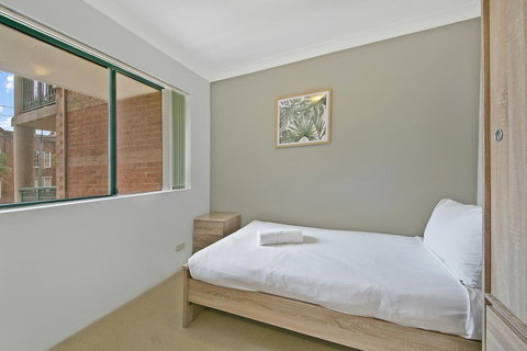 REDFERN 3 BEDROOM APARTMENT FREE PARKING WALK TO CENTRAL STATION NRE187 - Accommodation China 2