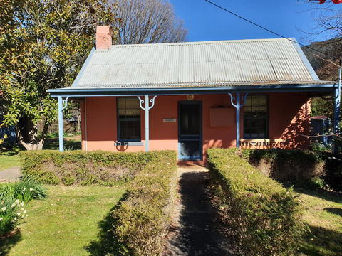 Redruth - 2 Bedroom Cottage Situated In Wandiligong - Accommodation Asia 0