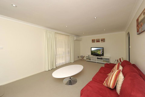 Reef Close, 1/2 - Accommodation Asia 3