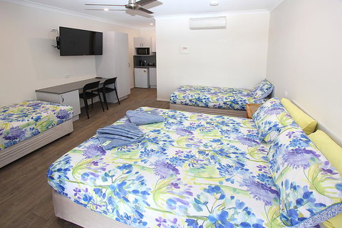 Reef Gardens Motel - Accommodation Asia 3