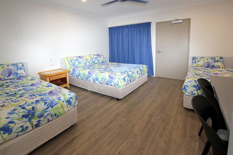 Reef Gardens Motel - Accommodation Asia 0