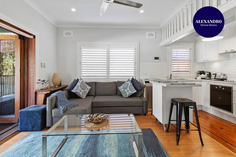 Relaxed Clovelly Beach Home - Parking - Cloey6 - Accommodation Asia 0