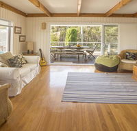 Rennies Retreat-Bushland  Ocean Views - Accommodation Guide