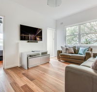 Renovated art deco flat close to city and harbour - Accommodation Asia