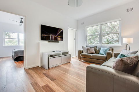 Renovated Art Deco Flat Close To City And Harbour - Accommodation Asia 0
