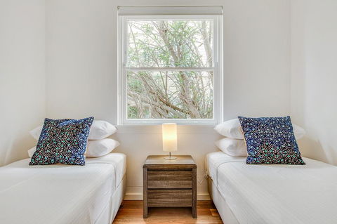 Renovated Art Deco Flat Close To City And Harbour - Accommodation Asia 3