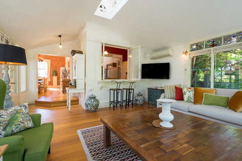 Rent Your Own Historic Hotel For Holidays & Events - Accommodation Asia 2