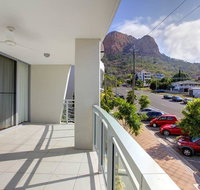 Resort Style Apartment On Gregory