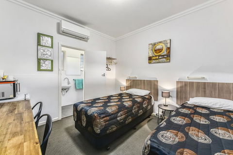 Rest Motels - Accommodation Asia 3