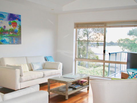 Riverside Views Hawks Nest - Accommodation Asia 0