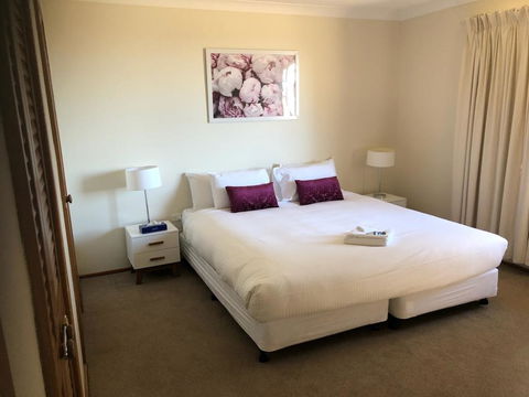 Robin Hill Views - Accommodation Asia 0