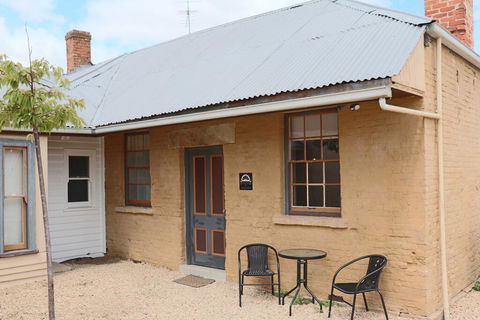 Robinson Cottage - Accommodation Asia 2