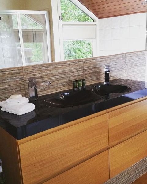 Romantic Treehouse Getaway - Accommodation Guide 3