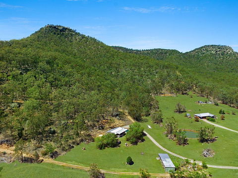 Rosa Estate In Broke - Two 3br House In Walking Distance To Cellar Doors - Accommodation Asia 2