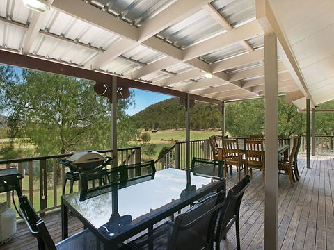Rosa Estate In Broke - Two 3br House In Walking Distance To Cellar Doors - Accommodation Asia 0