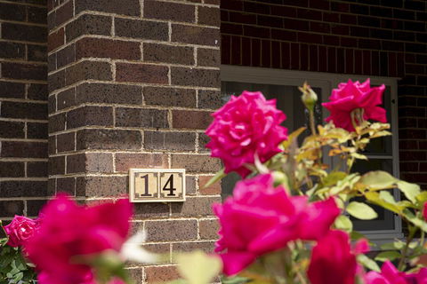 Rose Cottage - Charming Double Brick - Near Cook Park & CBD - Accommodation Asia 0