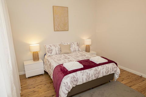 Rose Cottage - Charming Double Brick - Near Cook Park & CBD - Accommodation Asia 3