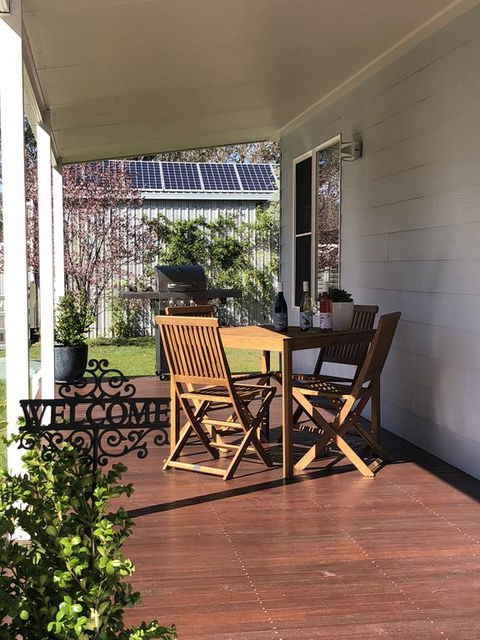 Rosewood Cottage - Accommodation Guide 1