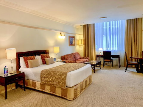 Royal Albert Hotel - Accommodation Guide 1