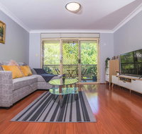 Rustic Hardwood 2 Bedroom Apartment in Randwick - Accommodation Guide