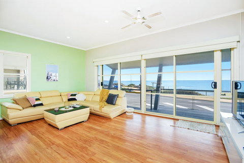 Salt - Accommodation Guide 3