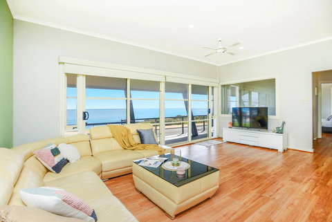 Salt - Accommodation Guide 2