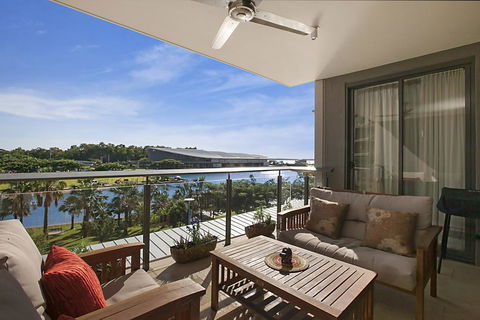 Saltwater Suites - 1,2 & 3 Bed Waterfront Apartments - Accommodation Asia 2