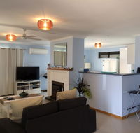 Salty Air Apartments Kingscote Kangaroo Island - Accommodation Asia
