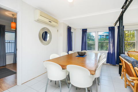 Salty Grape Beach House - Accommodation Asia 2