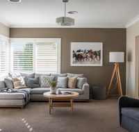 Sampson St Large Stylish CBD Home Sleeps 11 - Accommodation Asia